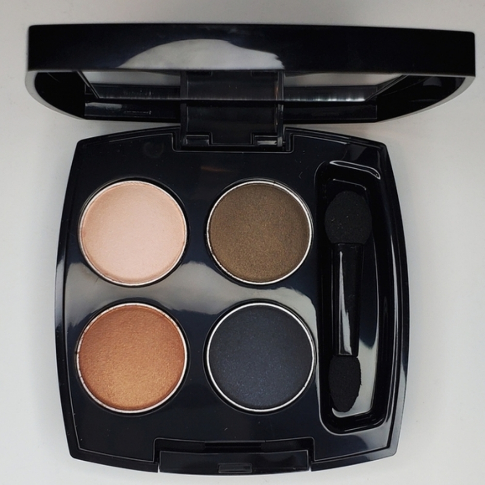 Avon True Color Eyeshadow Quad in Attraction